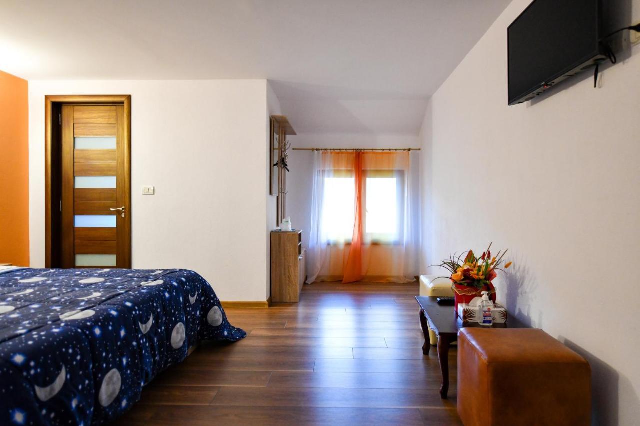 Villa Castellino Tîrgu Ocna Zewnętrze zdjęcie